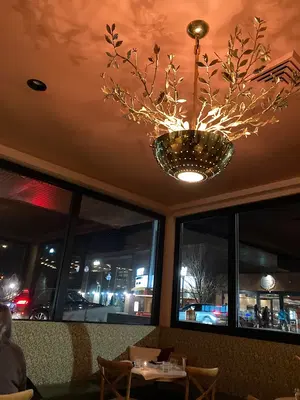 Hank's Downtown Dive