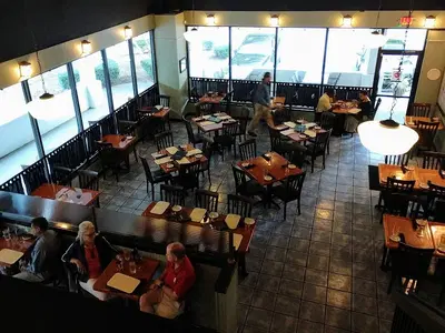 Maximillians Grill & Wine Bar