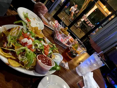 Shakey Ray's Tavern