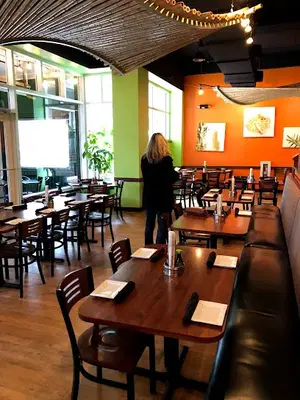 eeZ Fusion & Sushi