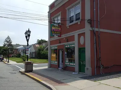 Lucia's Pizzeria