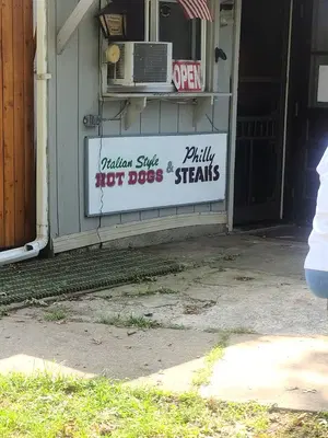 Tommy's Hot Dogs