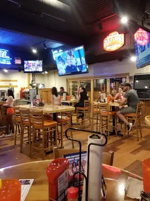 Hooters