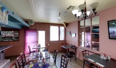 Lili's Restaurant & Bar
