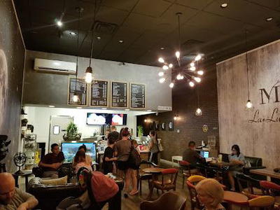 LaLuna Tea & Dessert Bar
