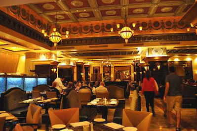 Grand Lux Cafe