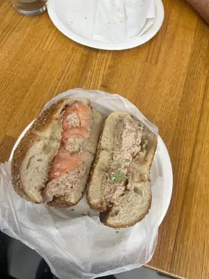 La pizzeria and bagel