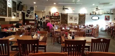 Howling Rooster Restaurant & Bar
