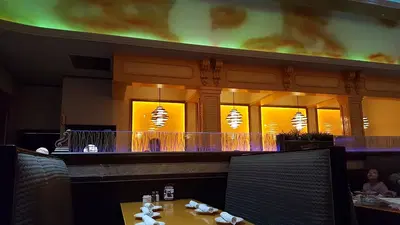Z-Two Restaurant & Lounge