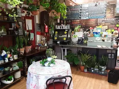 Cafe Deli-icious