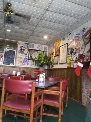 Magruders Restaurant & Pub