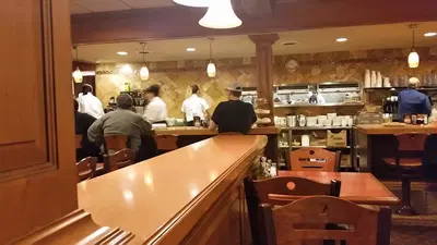 Alton's Restaurant - Cheektowaga