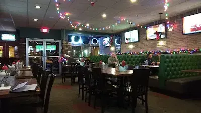 Juniors Bar and Grill