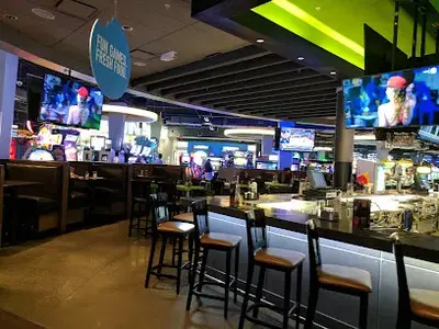 Dave & Buster's