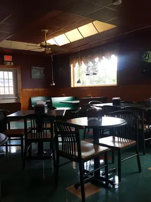 DJ's Pizzeria