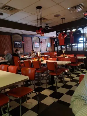 J & G Pizza Palace
