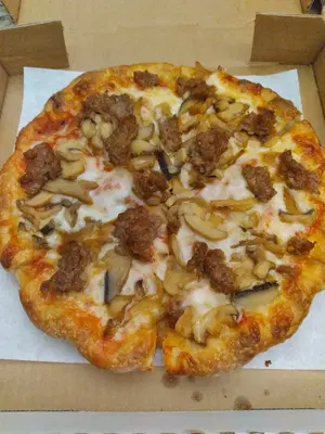 Paisano's Pizza