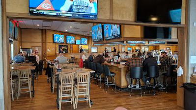 Woodys Wing House
