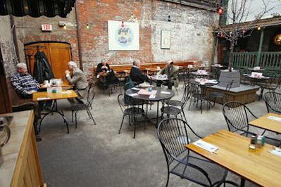 Arnold's Bar & Grill
