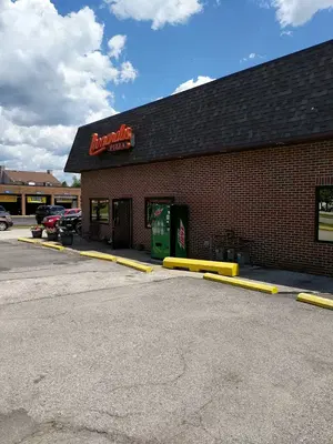 Leonardo's Pizza Fairlawn ( Across from Summit Mall)