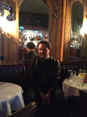 Cali Bar & Grill Lounge