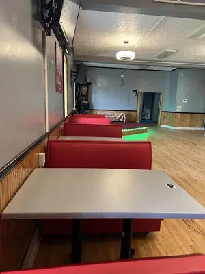 B & B Bar & Grill (Thai Restaurant)