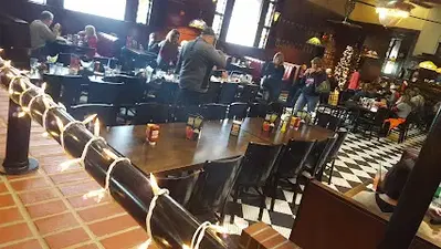 Dave & Buster's