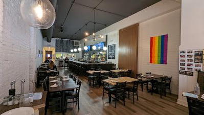 Lola’s Kitchen and Bar