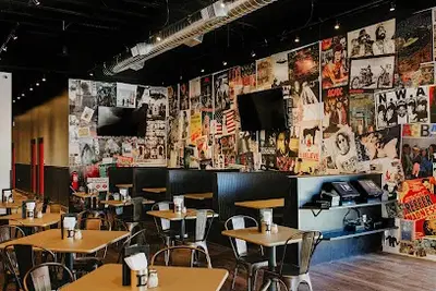 Empire Slice House - Plaza