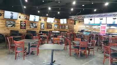 S&B's Burger Joint - Mustang