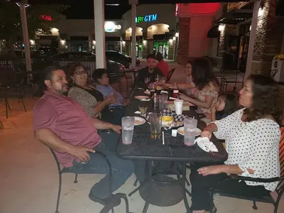 Louie's Grill & Bar