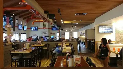 Hooters