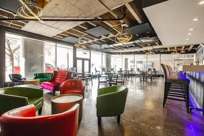 Deco Lounge
