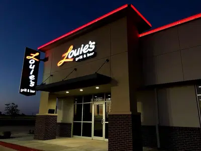 Louie's Grill & Bar