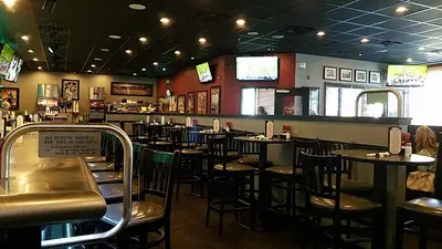 Louie's Grill & Bar
