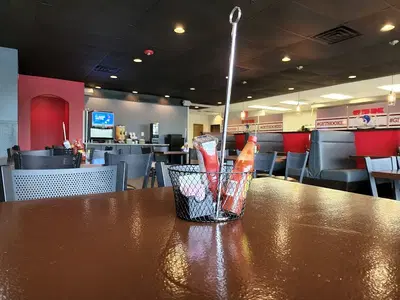 Off The Hook Seafood And More Mid-Del