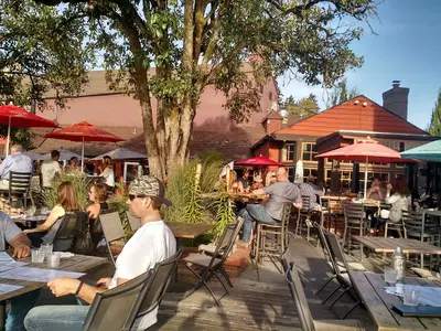 Stickmen's Lakeside Smokehouse & Brewery