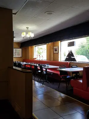 Celebrities Parkway Grill