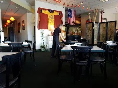 Hunan Pearl Restaurants