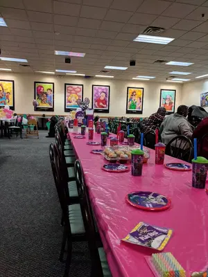 Chuck E. Cheese