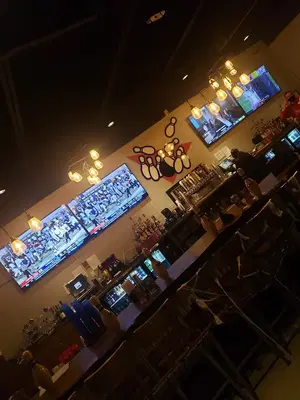 Red Pin Bar & Grill