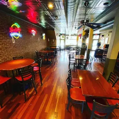Mach's Gute Pub and Grille