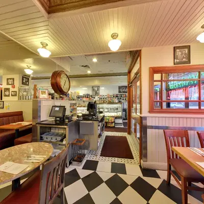 Murray's Deli