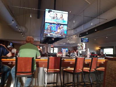 Chelo's Hometown Bar & Grille