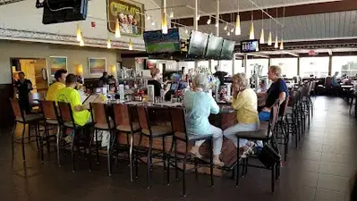 Chelo's Hometown Bar & Grille