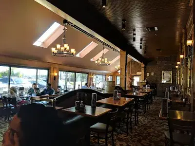 Chelo's Hometown Bar & Grille