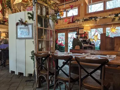 Tree House Tavern