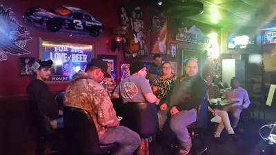 House Divided Bar & Grill