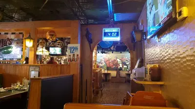 Vella's Restaurant & Tavern