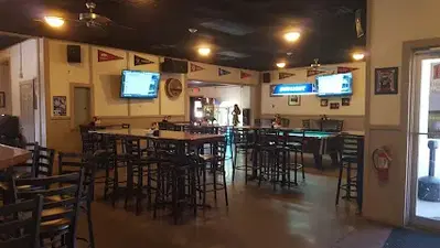 Henry's Restaurant & Bar